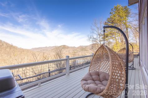 346 Birdymay Drive Tuckasegee NC 28783
