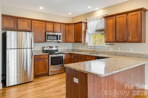 7 Oakhaven Terrace Asheville NC 28803