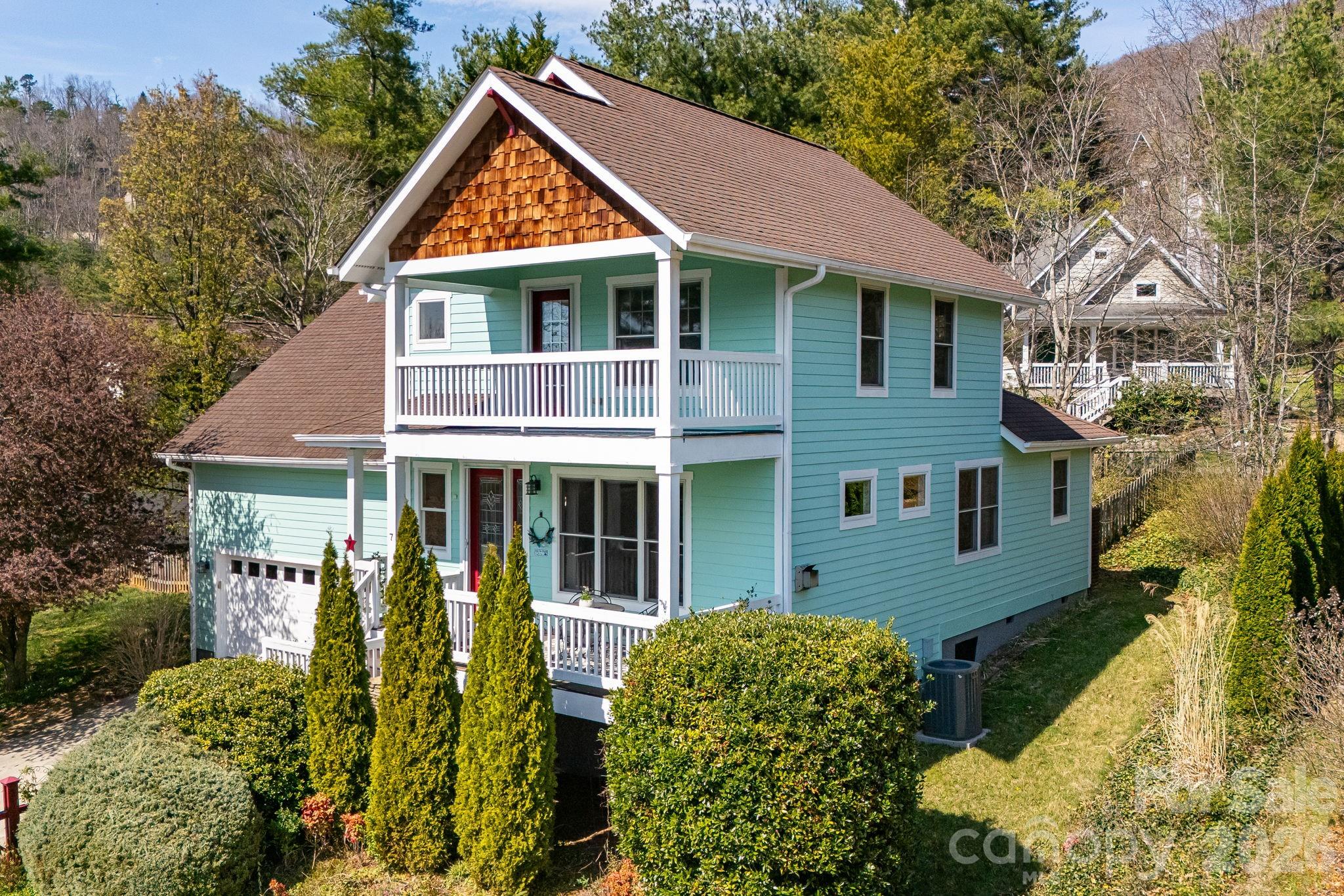 7 Oakhaven Terrace Asheville NC 28803