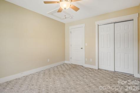 7 Oakhaven Terrace Asheville NC 28803