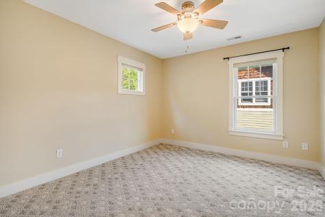7 Oakhaven Terrace Asheville NC 28803
