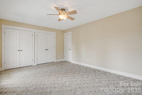 7 Oakhaven Terrace Asheville NC 28803