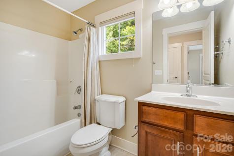 7 Oakhaven Terrace Asheville NC 28803