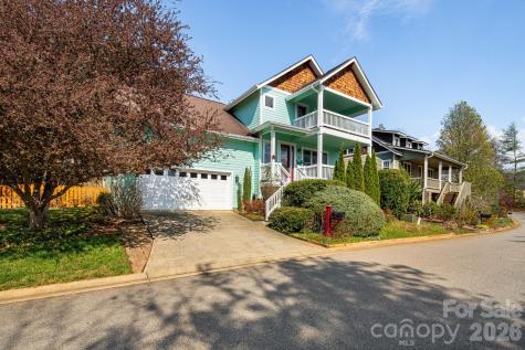 7 Oakhaven Terrace Asheville NC 28803