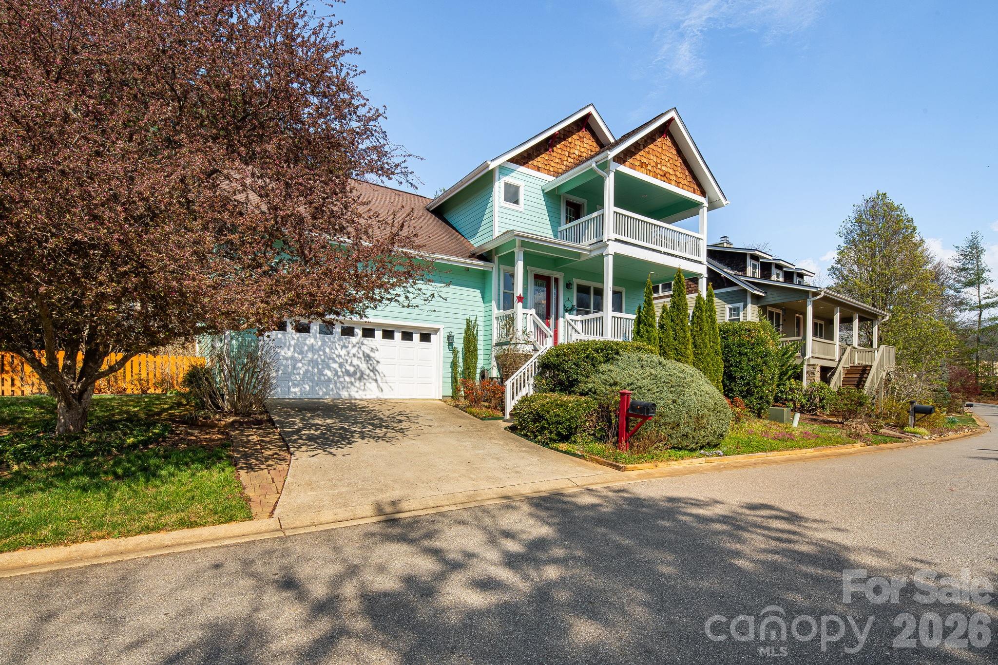 7 Oakhaven Terrace Asheville NC 28803