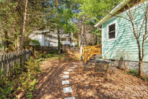 7 Oakhaven Terrace Asheville NC 28803