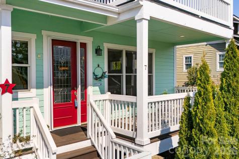 7 Oakhaven Terrace Asheville NC 28803