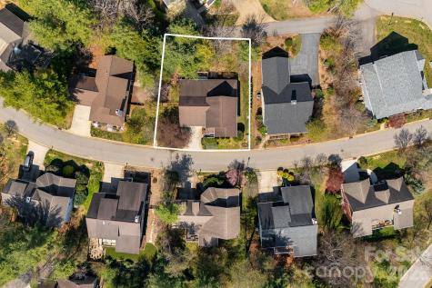7 Oakhaven Terrace Asheville NC 28803