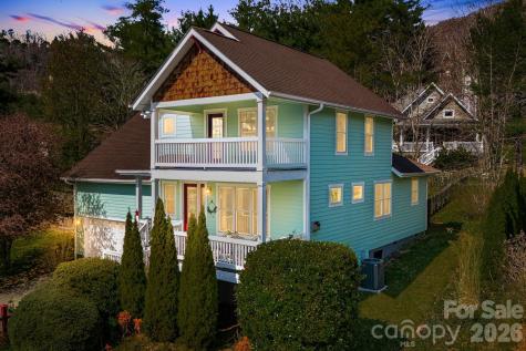 7 Oakhaven Terrace Asheville NC 28803