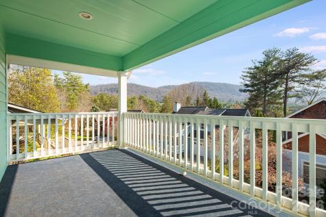 7 Oakhaven Terrace Asheville NC 28803