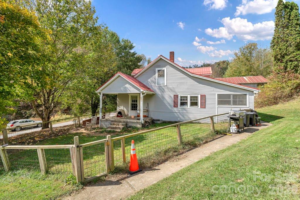 1068 Laurel Branch Road Vilas NC 28692