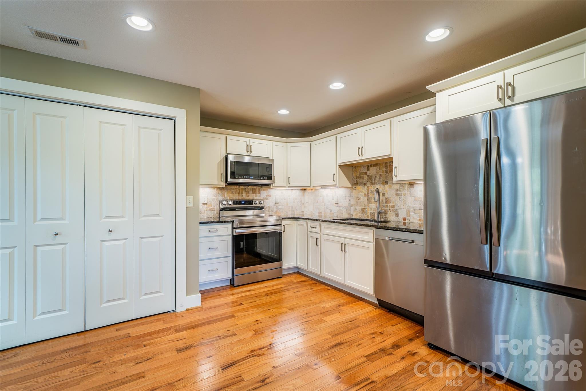 328 Old Greenville Road Zirconia NC 28790