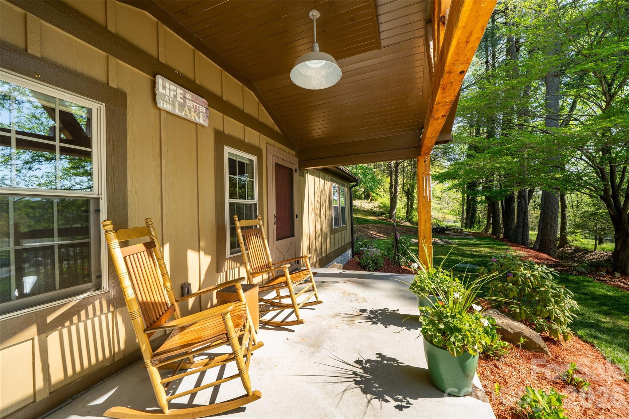 328 Old Greenville Road Zirconia NC 28790