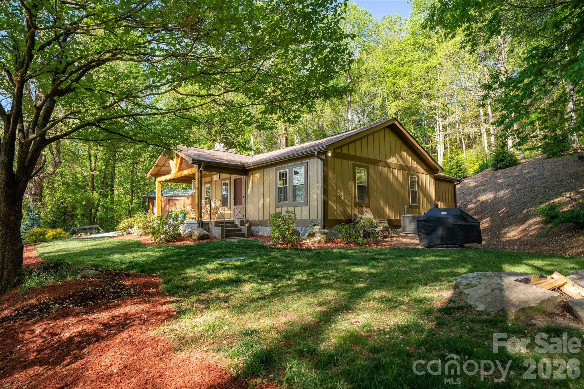 328 Old Greenville Road Zirconia NC 28790