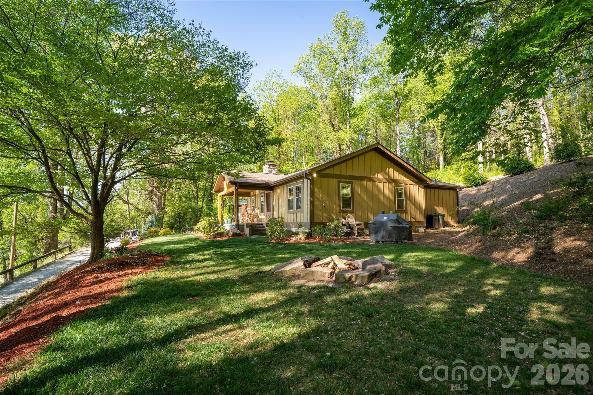 328 Old Greenville Road Zirconia NC 28790