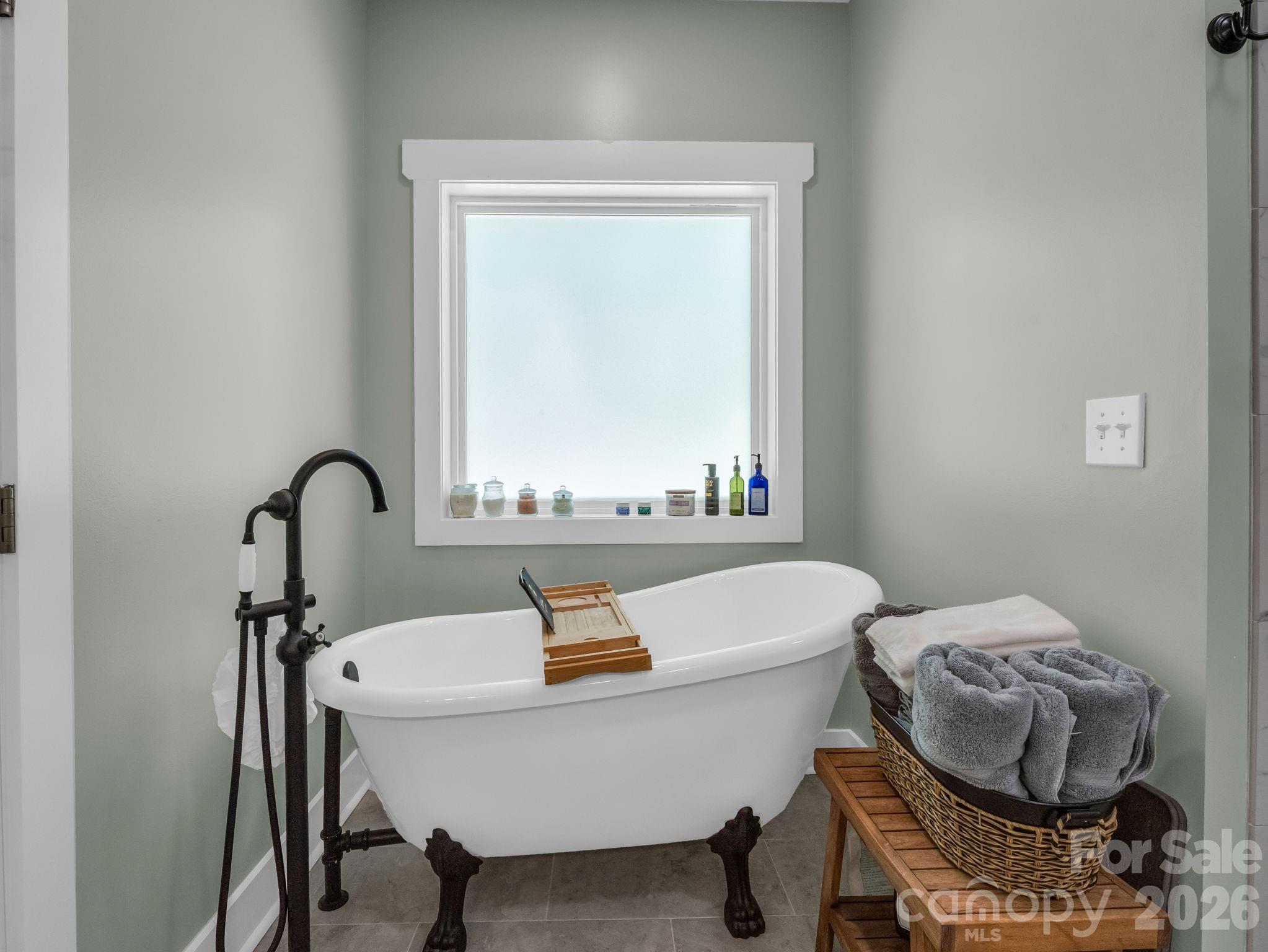 565 Pinewood Knoll Drive Hendersonville NC 28739