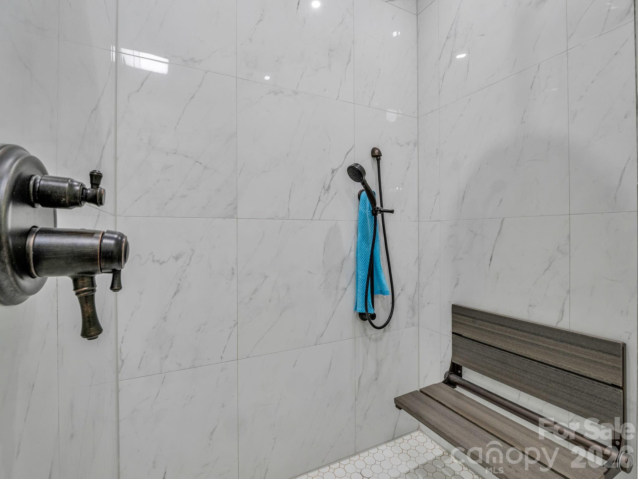 565 Pinewood Knoll Drive Hendersonville NC 28739