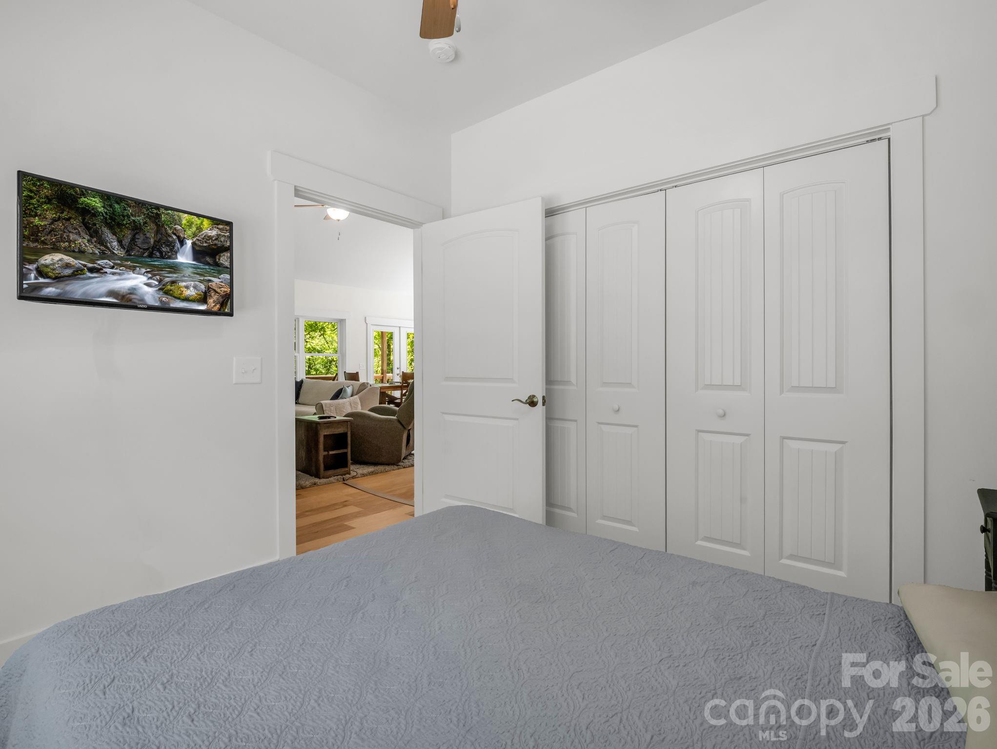 565 Pinewood Knoll Drive Hendersonville NC 28739