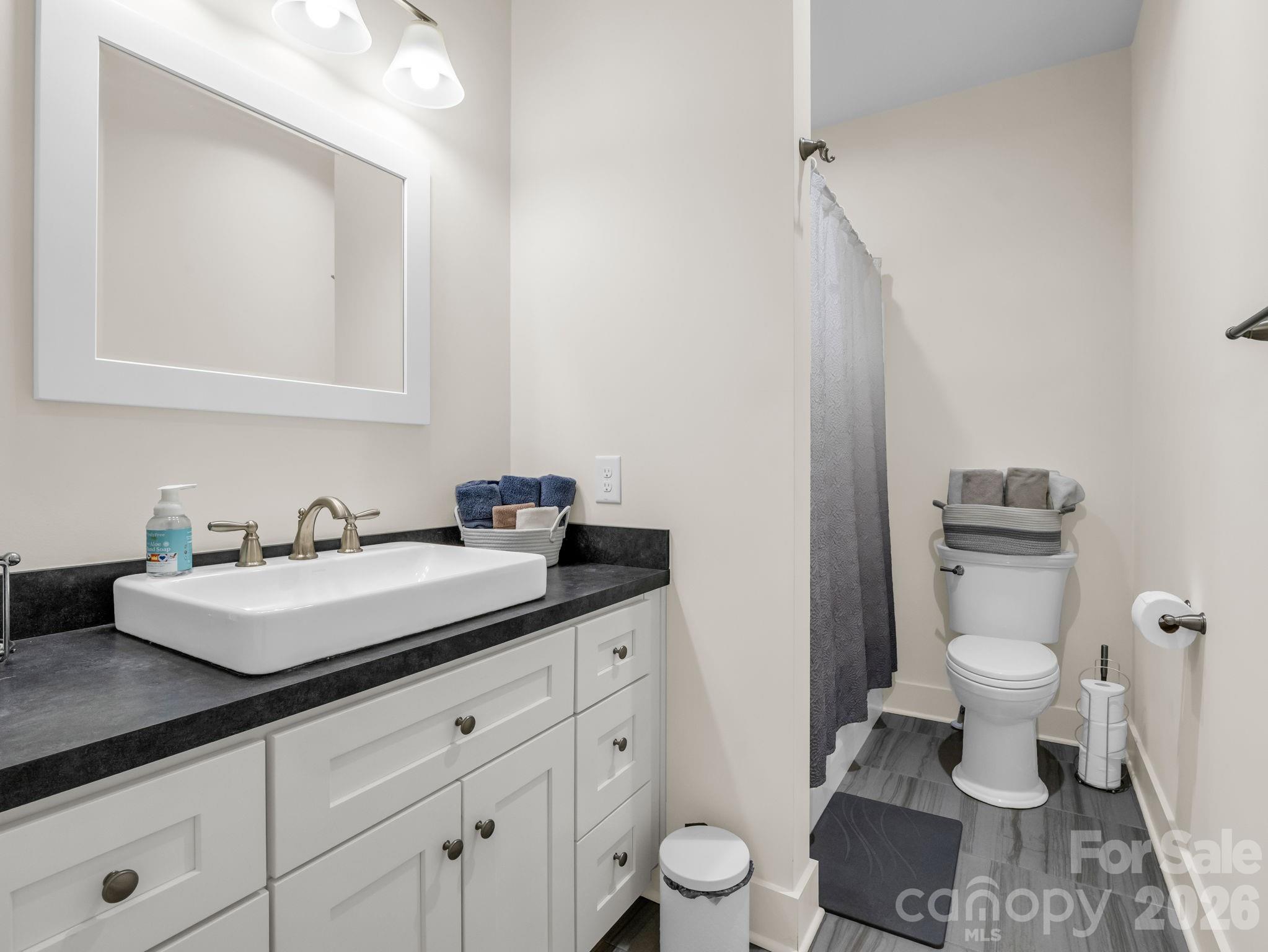 565 Pinewood Knoll Drive Hendersonville NC 28739