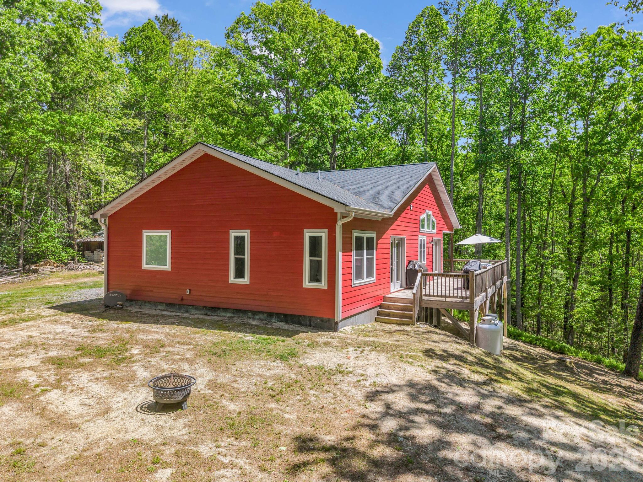 565 Pinewood Knoll Drive Hendersonville NC 28739