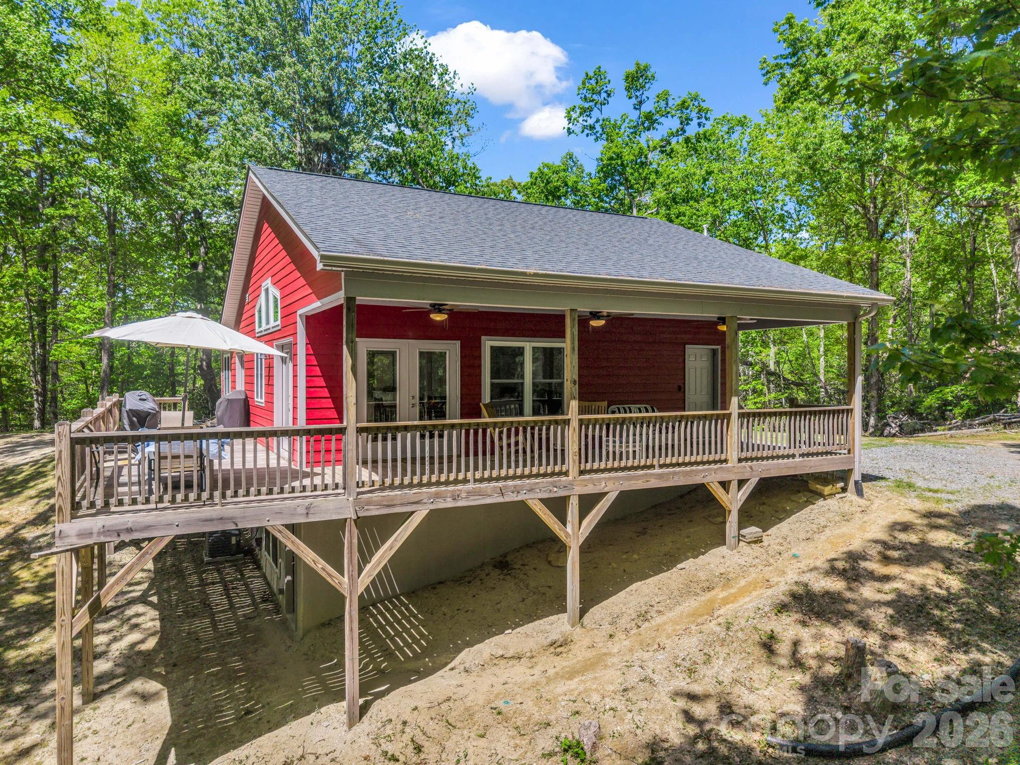565 Pinewood Knoll Drive Hendersonville NC 28739