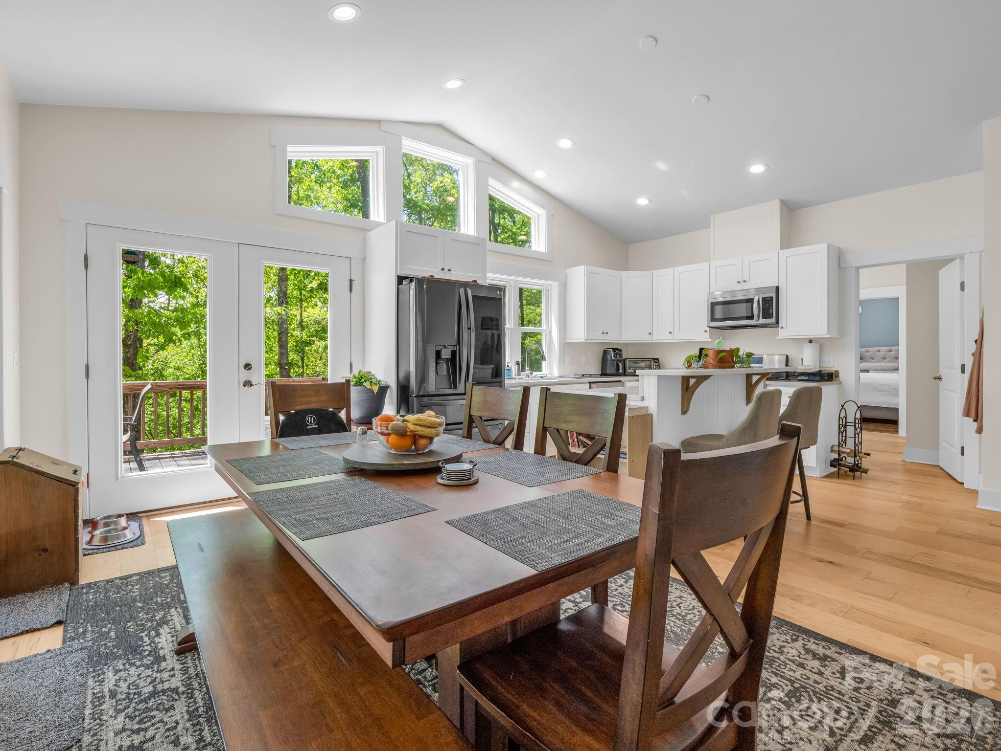 565 Pinewood Knoll Drive Hendersonville NC 28739
