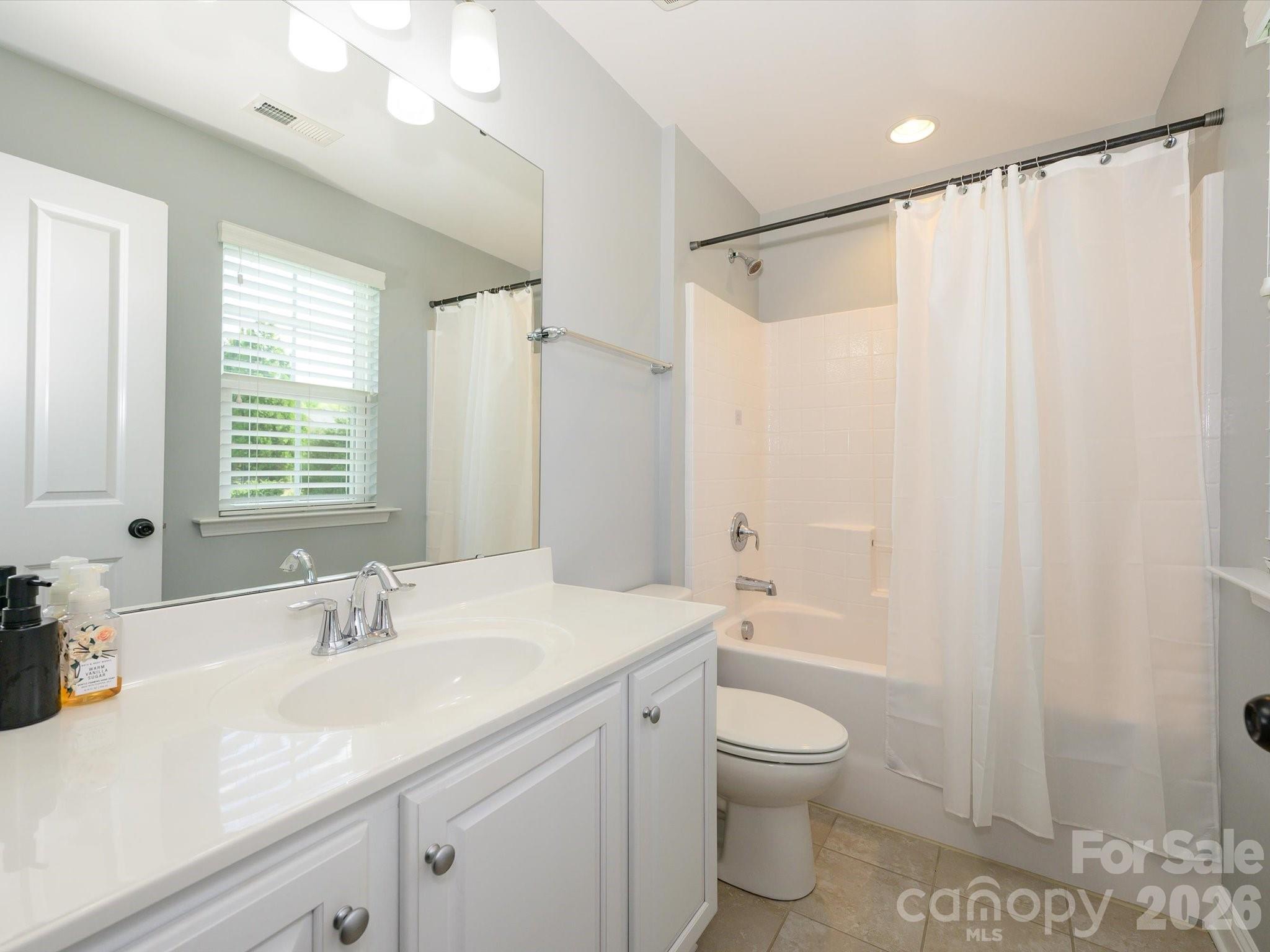 8460 Penton Place Harrisburg NC 28075