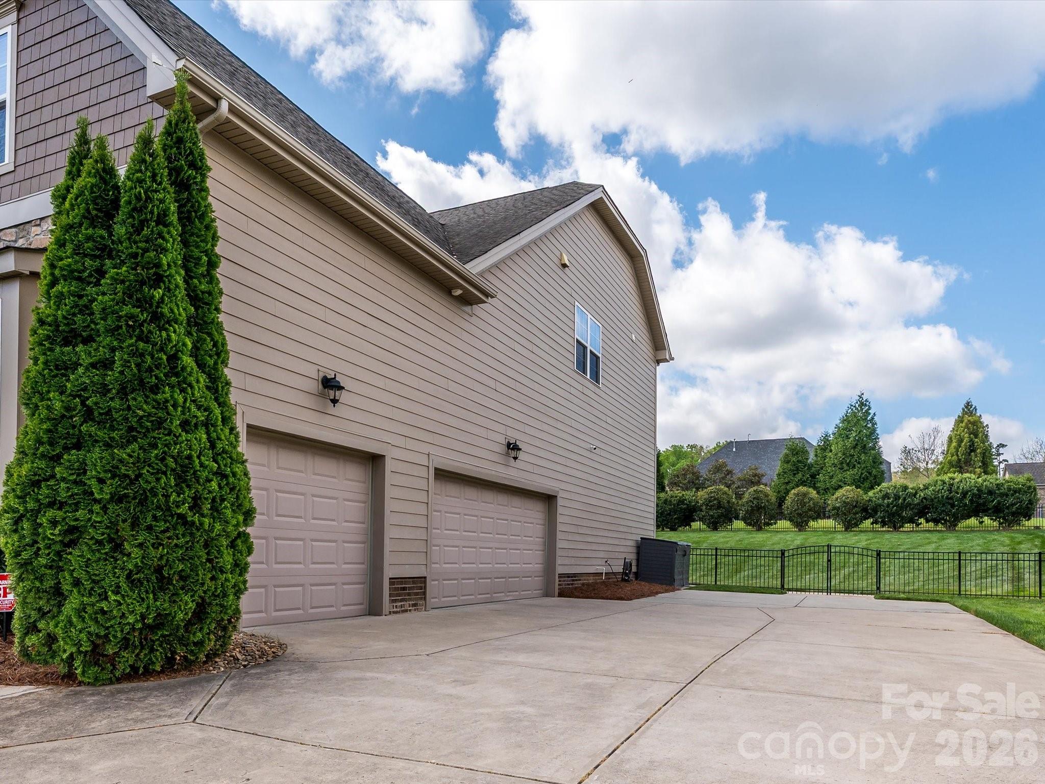 8460 Penton Place Harrisburg NC 28075