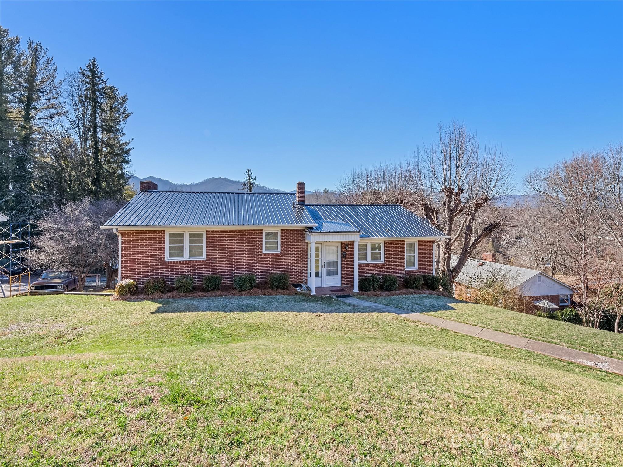 392 Haywood Drive Canton NC 28716