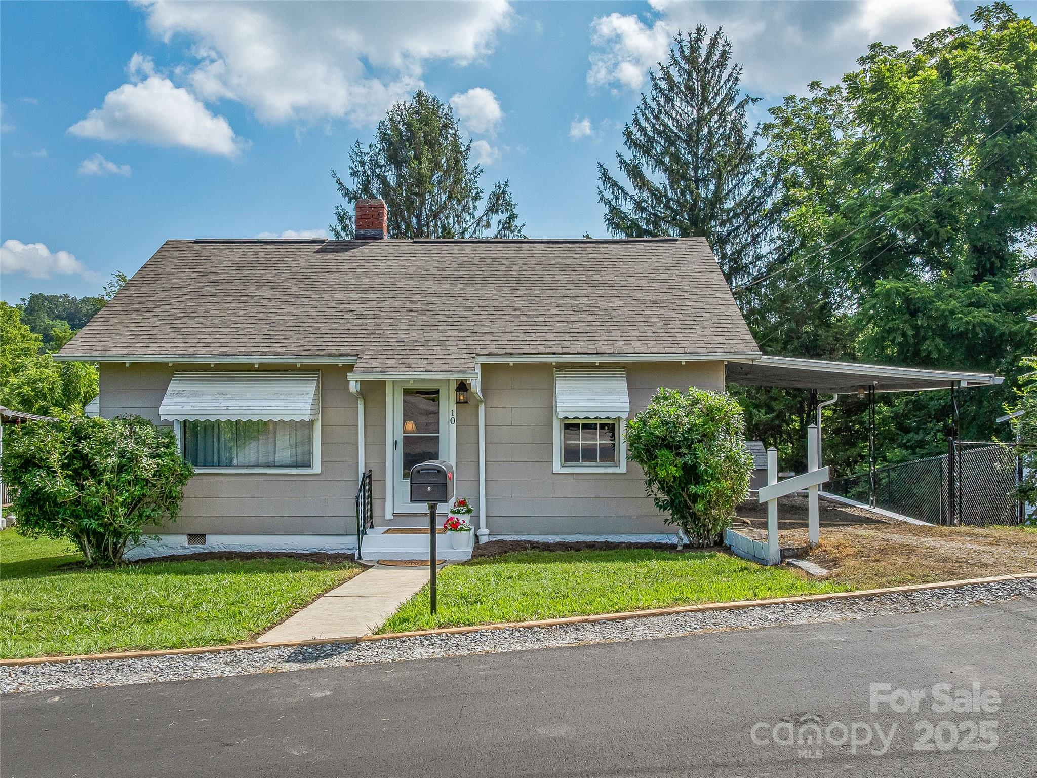 10 Old Pisgah Highway Candler NC 28715