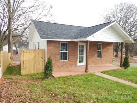 1033 4th Street Statesville NC 28677