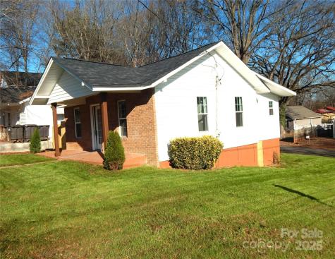 1033 4th Street Statesville NC 28677