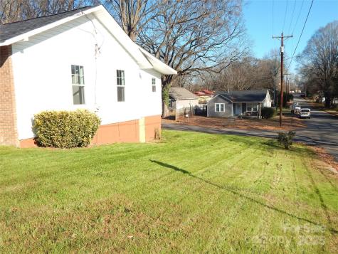 1033 4th Street Statesville NC 28677