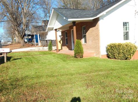 1033 4th Street Statesville NC 28677