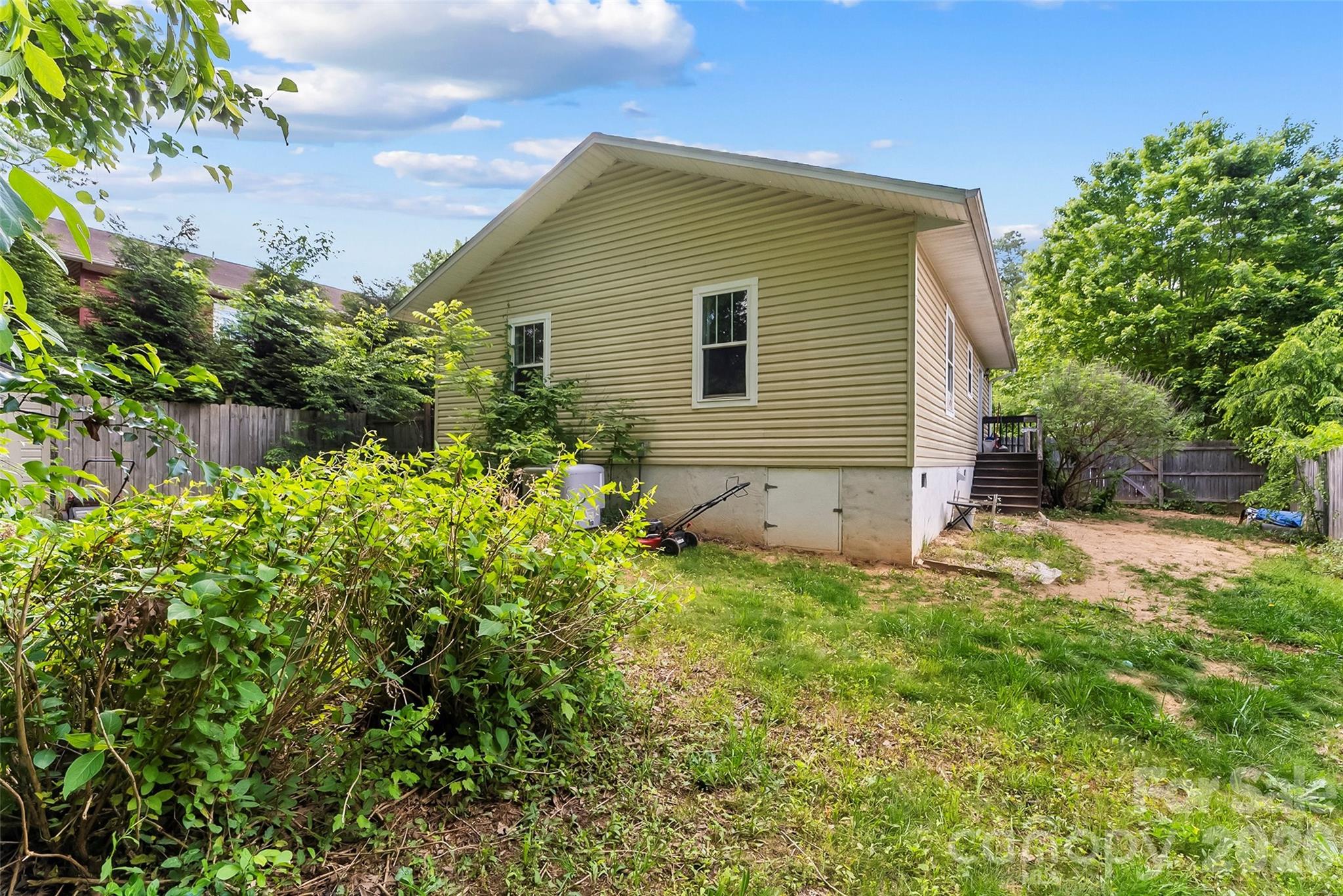 5 Springmill Drive Asheville NC 28806