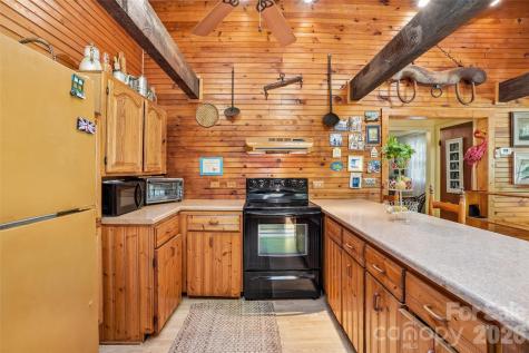 66 Pinto Trail Sylva NC 28779