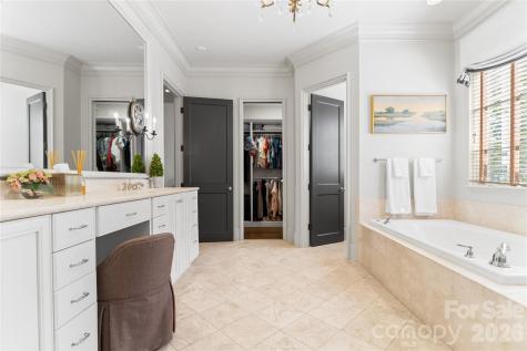 2837 Forest Drive Charlotte NC 28211