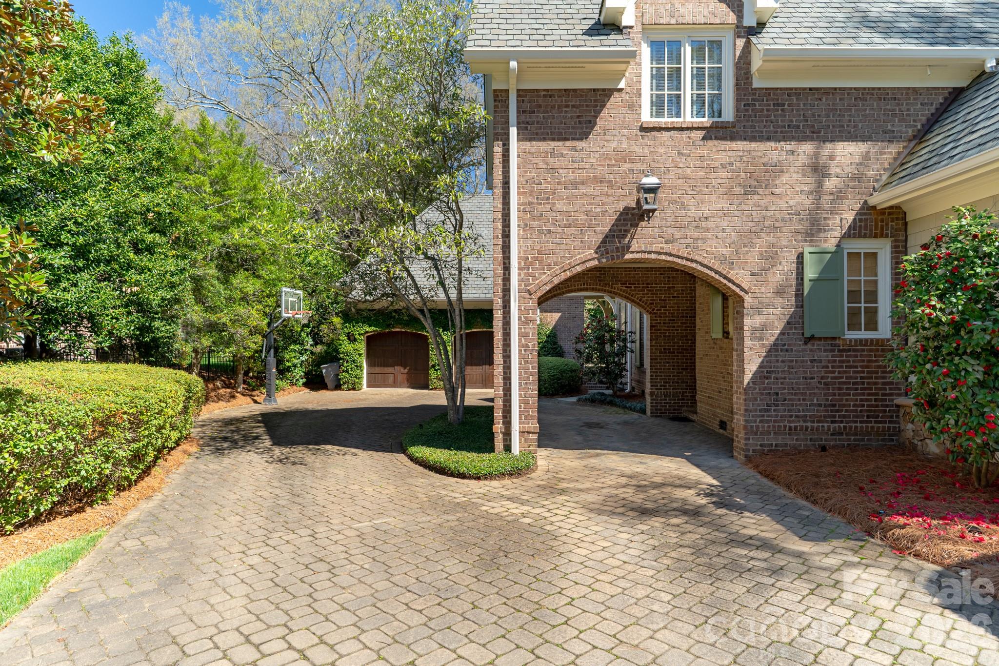 2837 Forest Drive Charlotte NC 28211