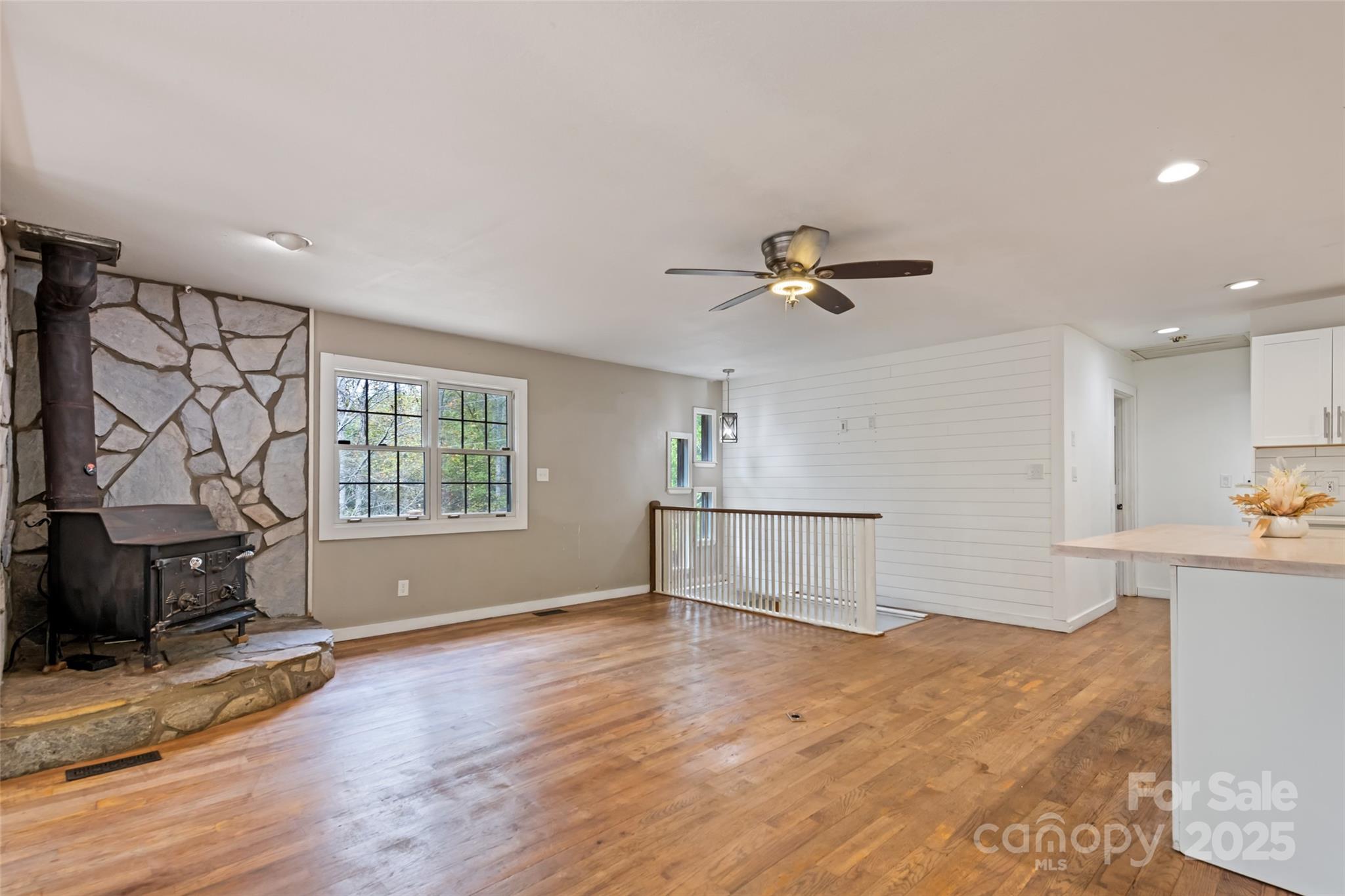 940 Haynes Cove Clyde NC 28721