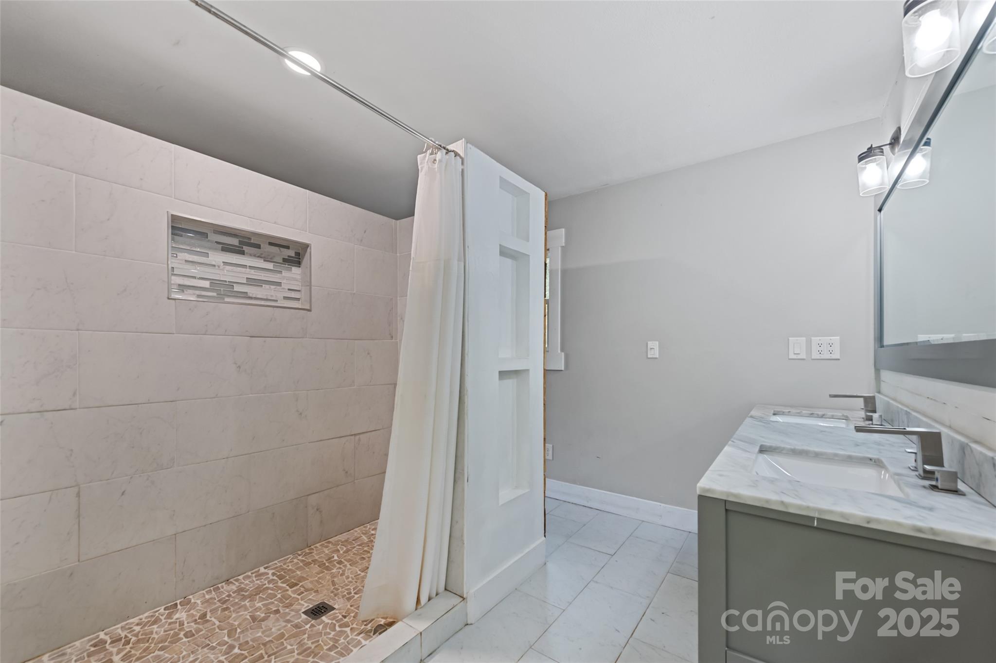 940 Haynes Cove Clyde NC 28721