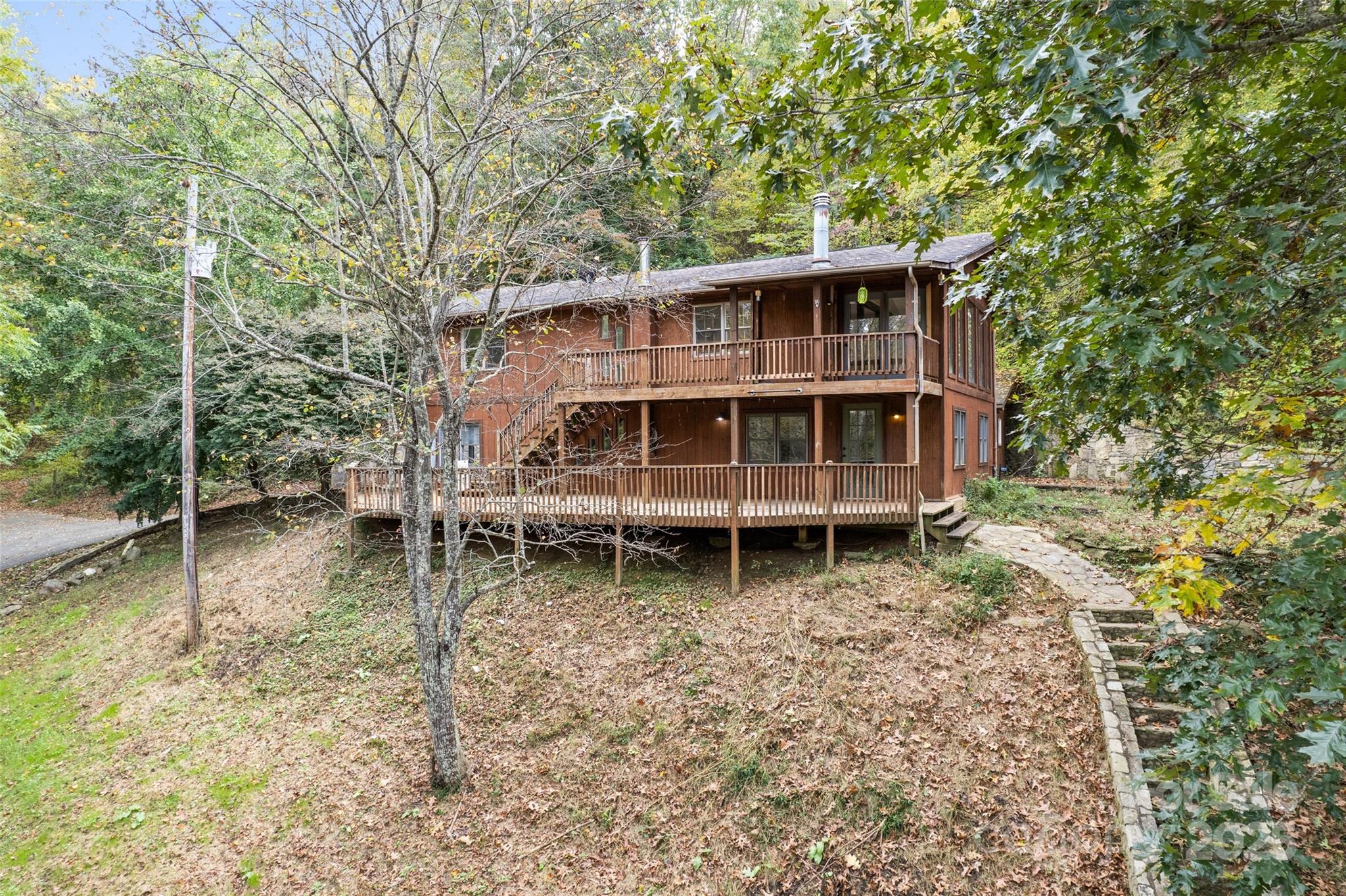 940 Haynes Cove Clyde NC 28721