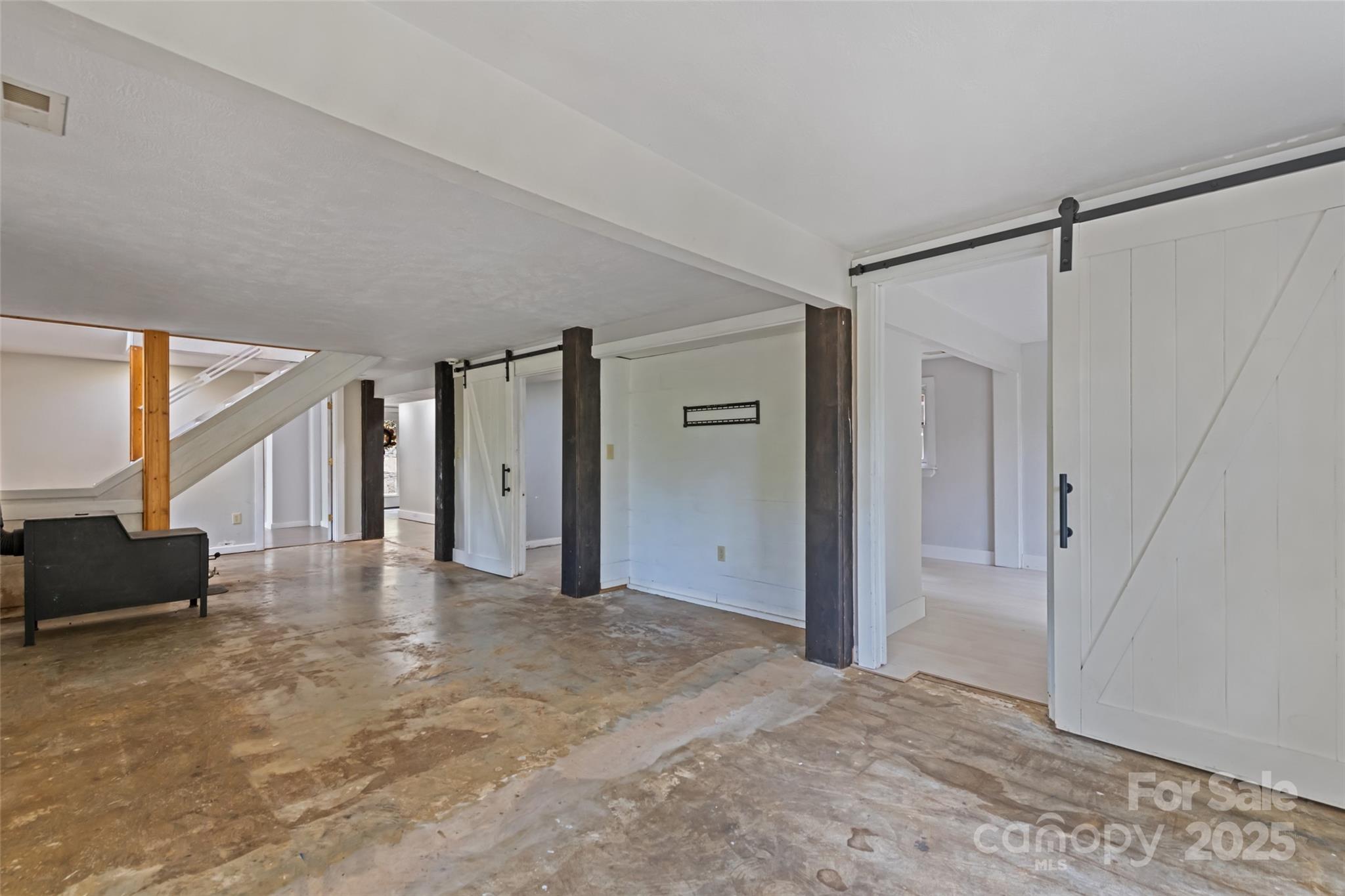 940 Haynes Cove Clyde NC 28721