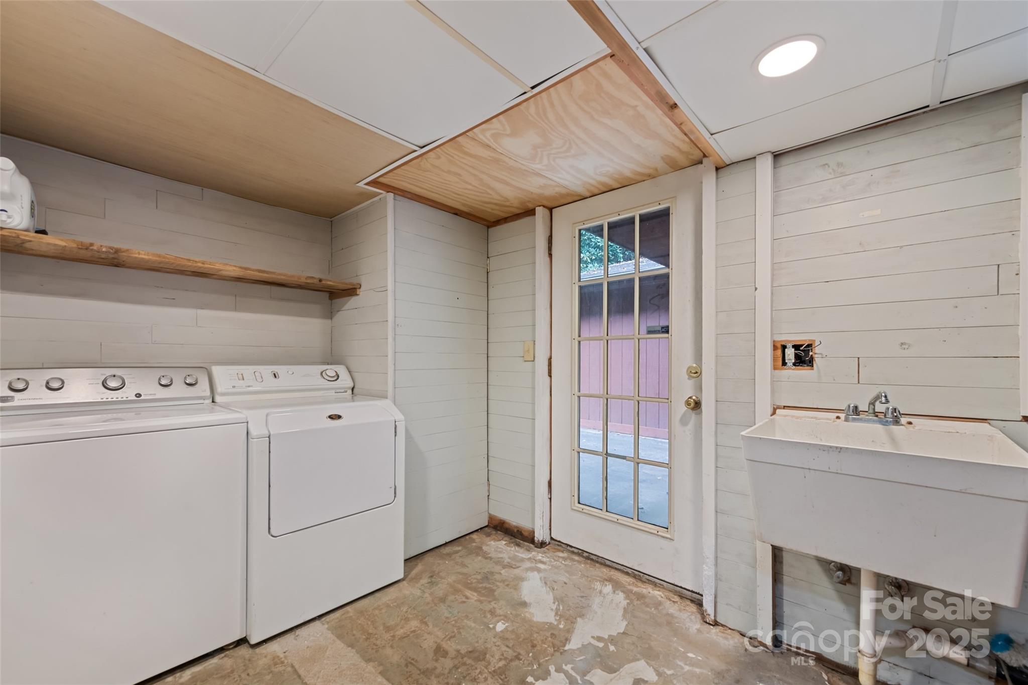 940 Haynes Cove Clyde NC 28721