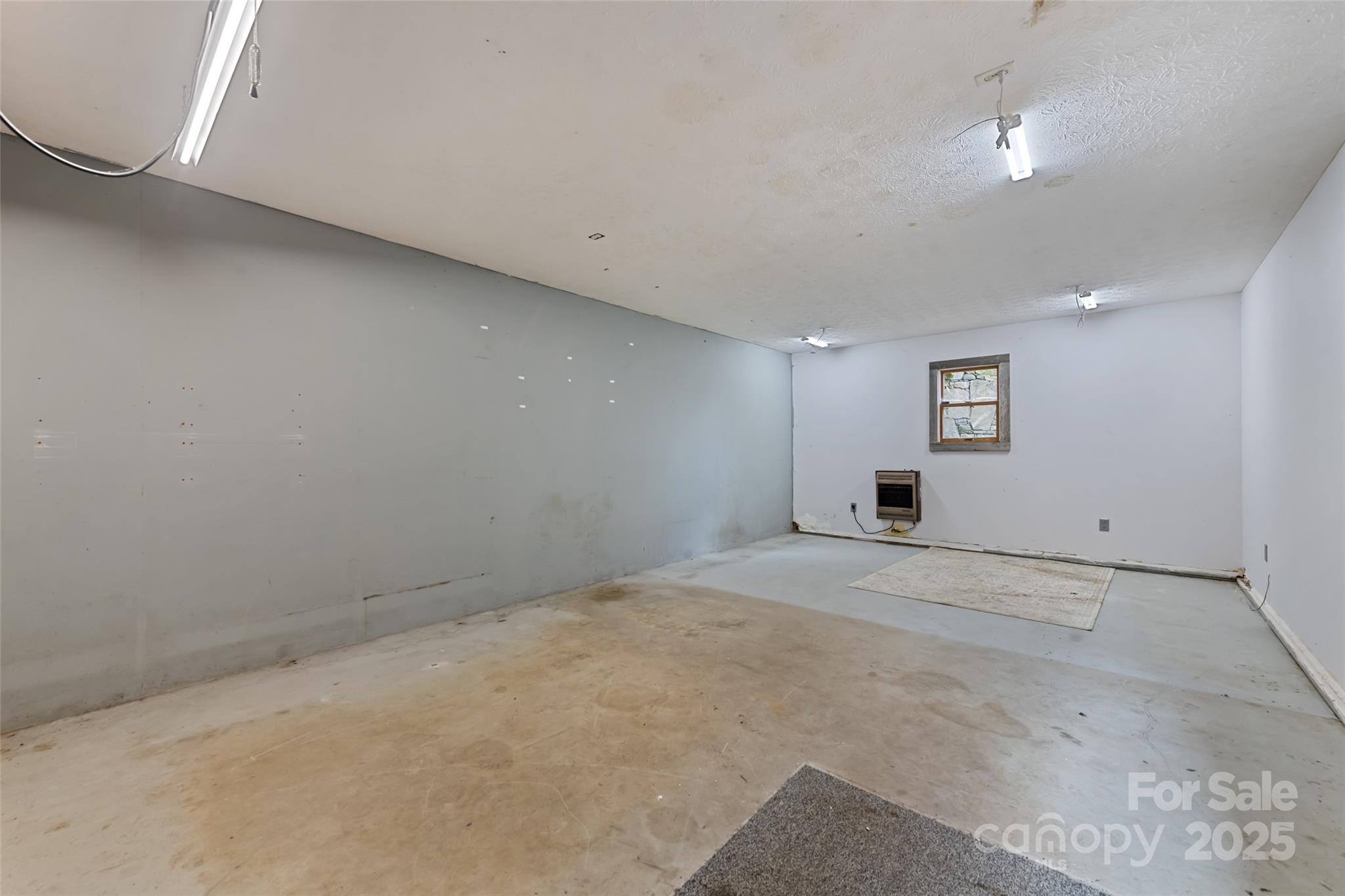 940 Haynes Cove Clyde NC 28721