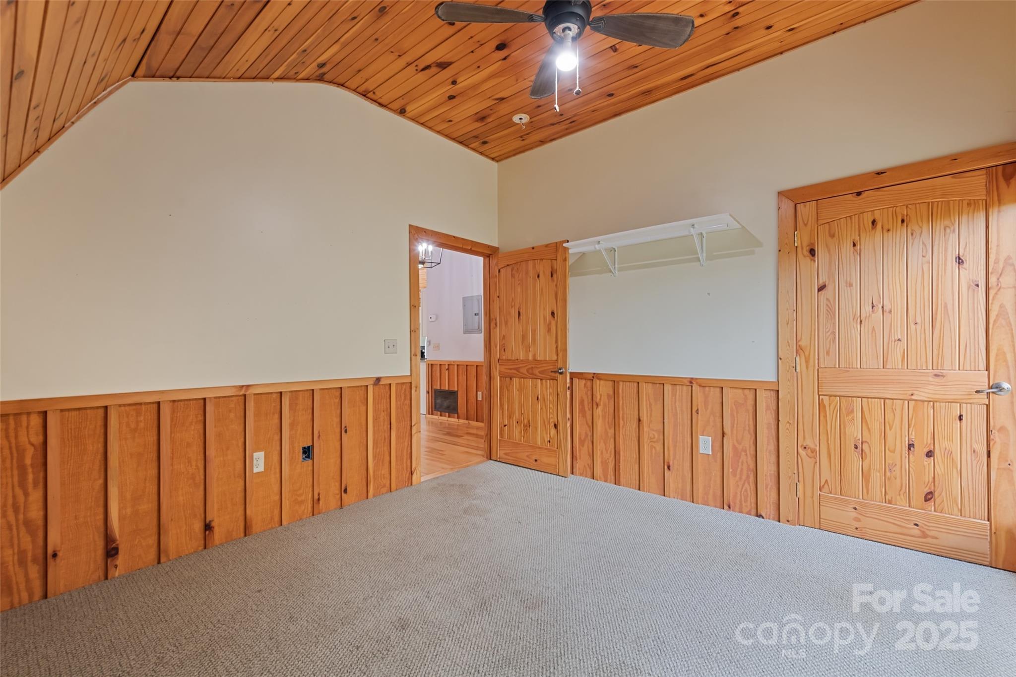 940 Haynes Cove Clyde NC 28721