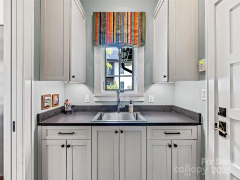 3 Bayonne Trail Asheville NC 28804