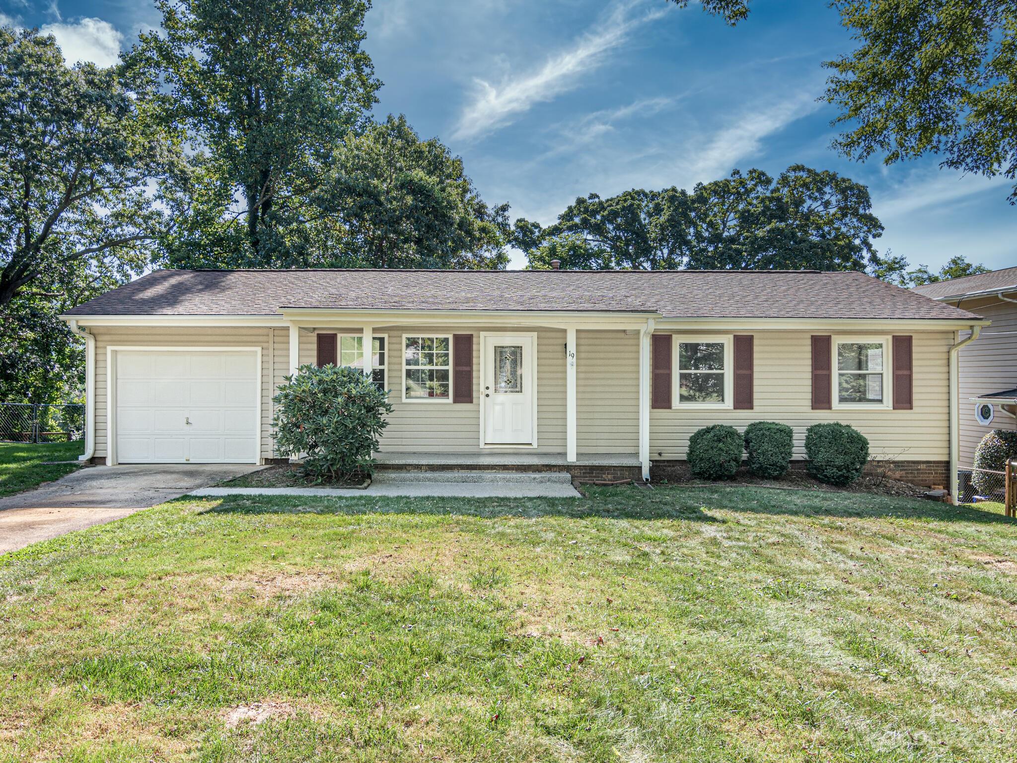 19 Hillview Road Asheville NC 28805