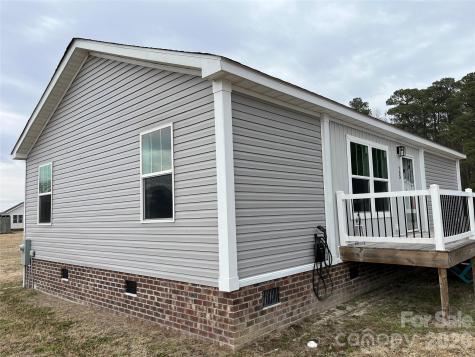 100 Amber Court Whitakers NC 27891