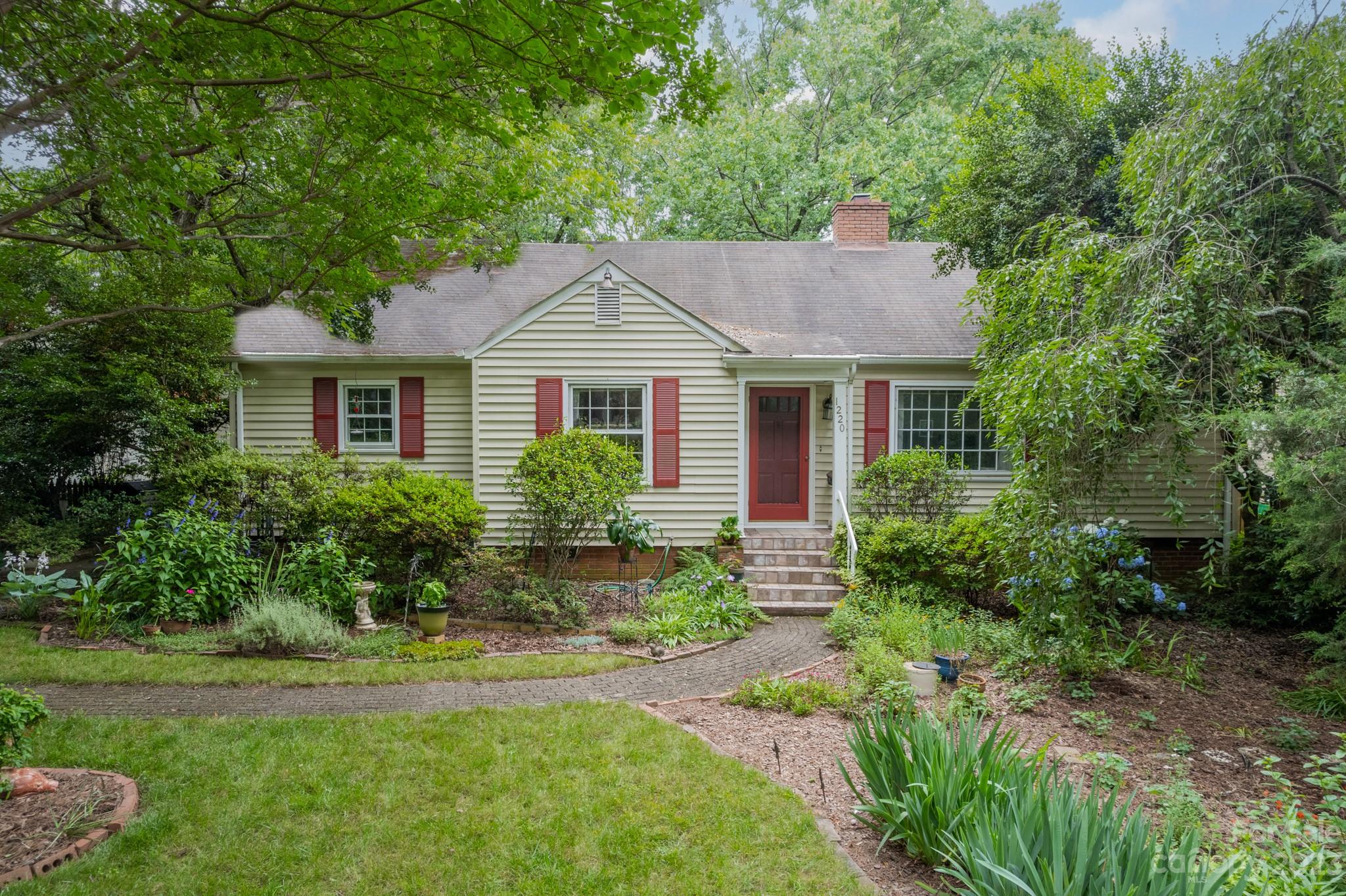 1220 Yale Place Charlotte NC 28209