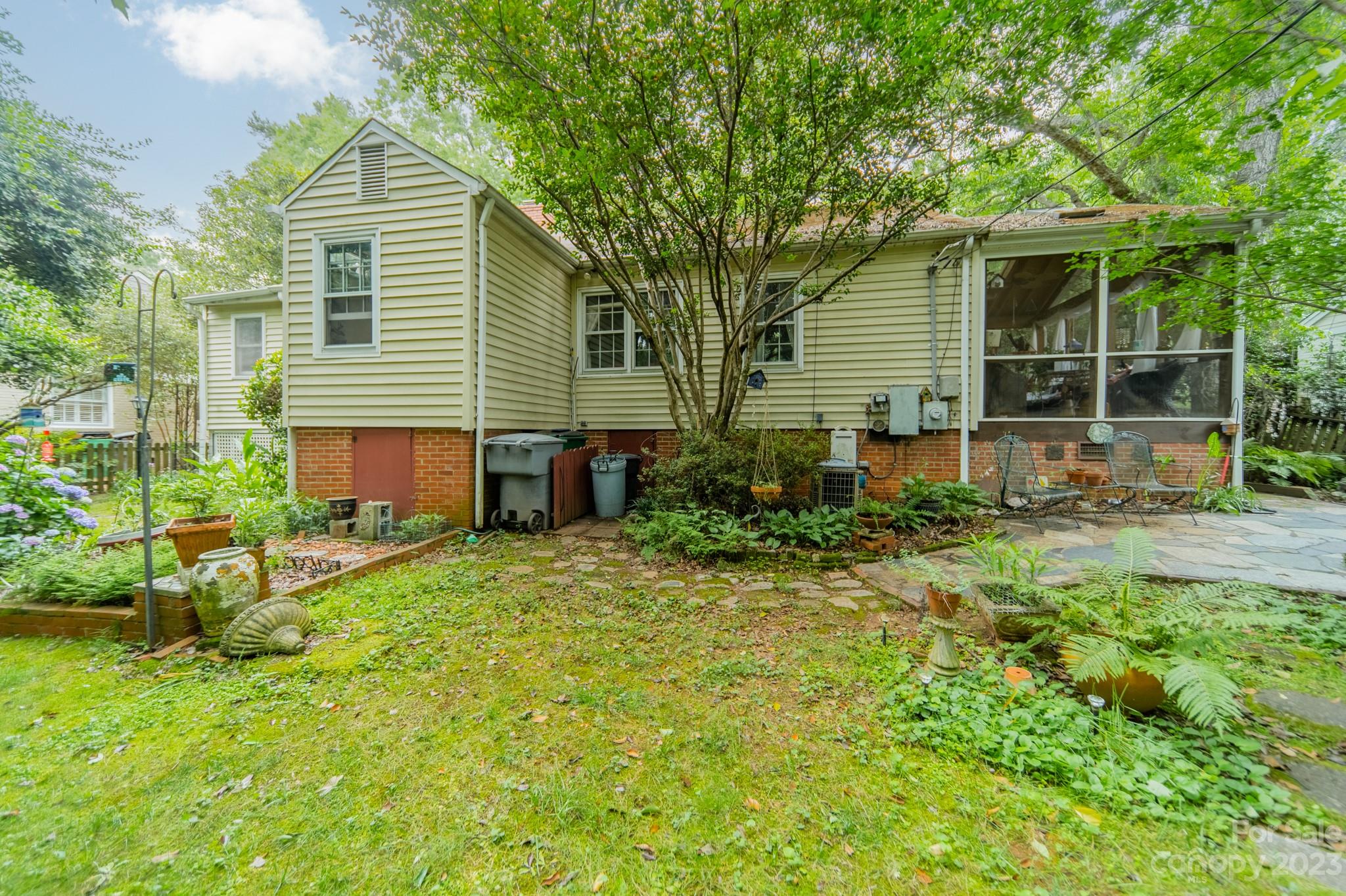 1220 Yale Place Charlotte NC 28209